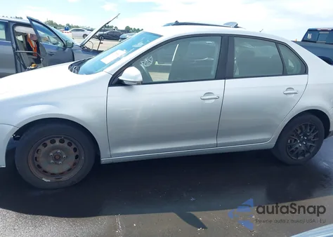 2010 Volkswagen Jetta S из США, поврежденный, VIN 3VWJZ7AJ9AM007549